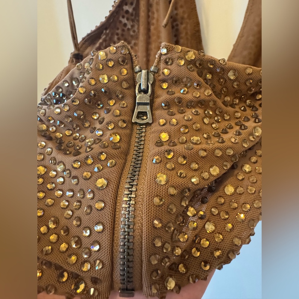 Alice and Olivia HANNAH EMBELLISHED TOP TAN/CRYSTAL - Picture 9 of 10